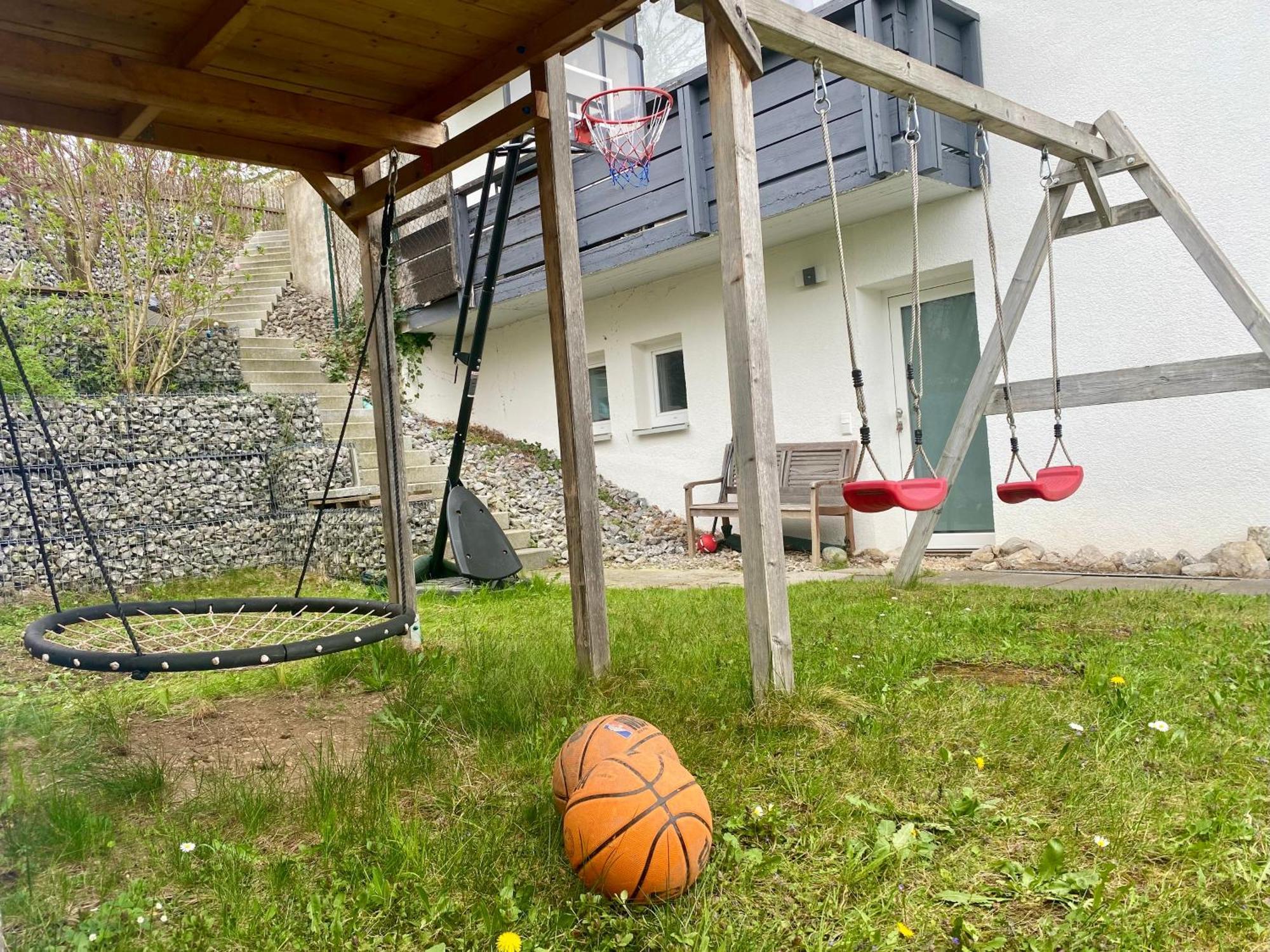 2 Mit Terrasse Fusslaeufig Zu S-bahn Und Apartament